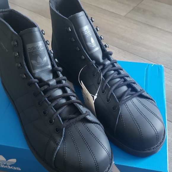 Adidas Superstar Sneakers - Picture 1 of 7